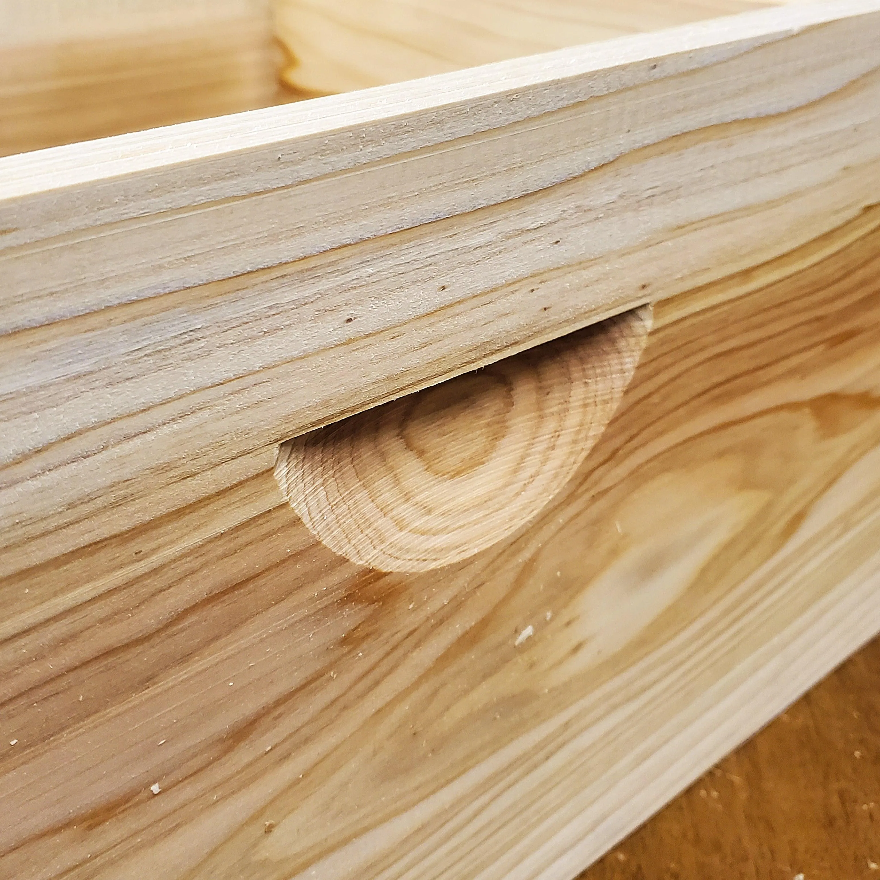 8-Frame Complete, Medium 6 5/8-inch Box with Frames and Foundation