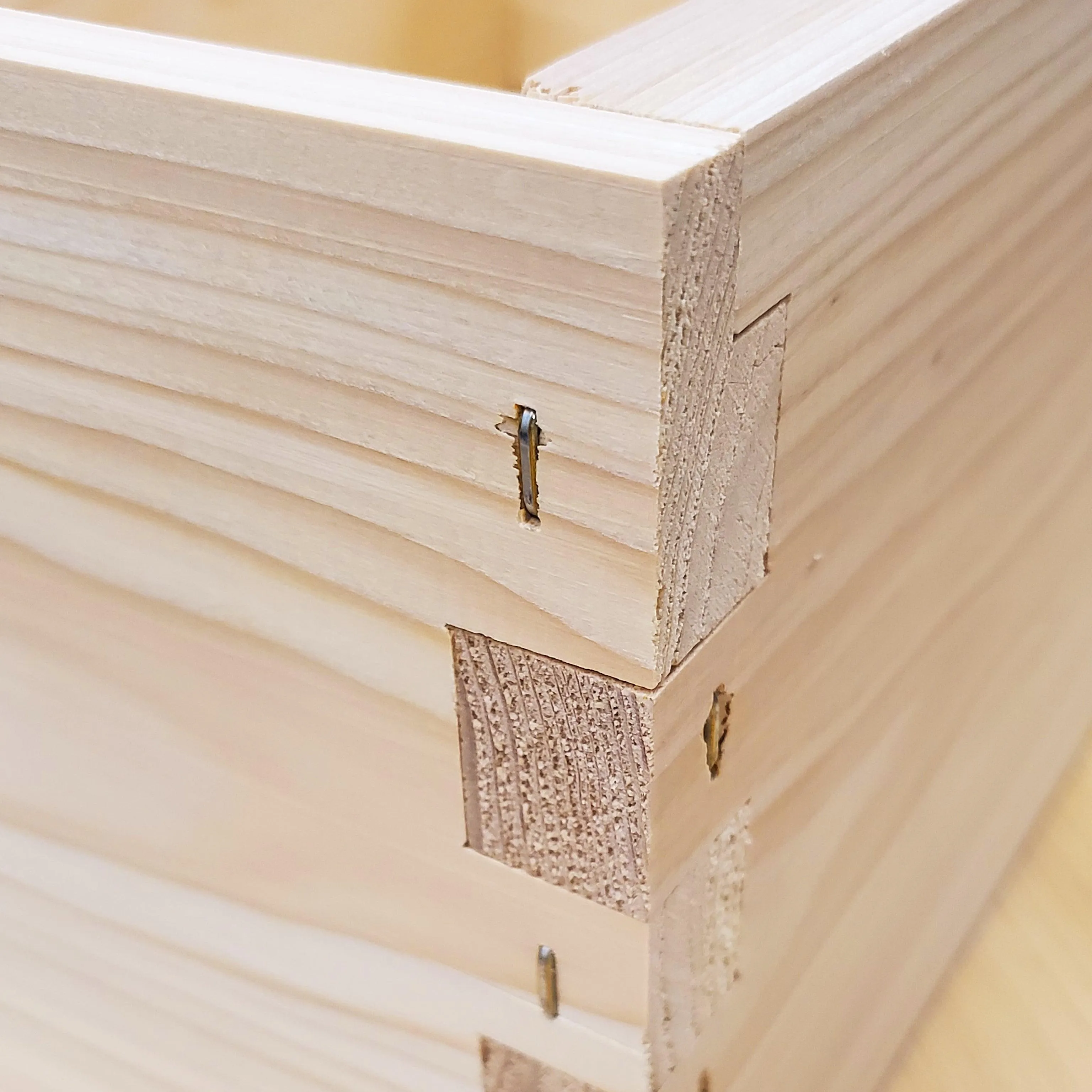 8-Frame Complete, Medium 6 5/8-inch Box with Frames and Foundation