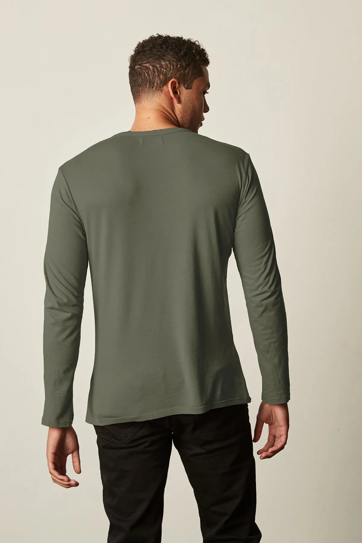 ALVARO HENLEY