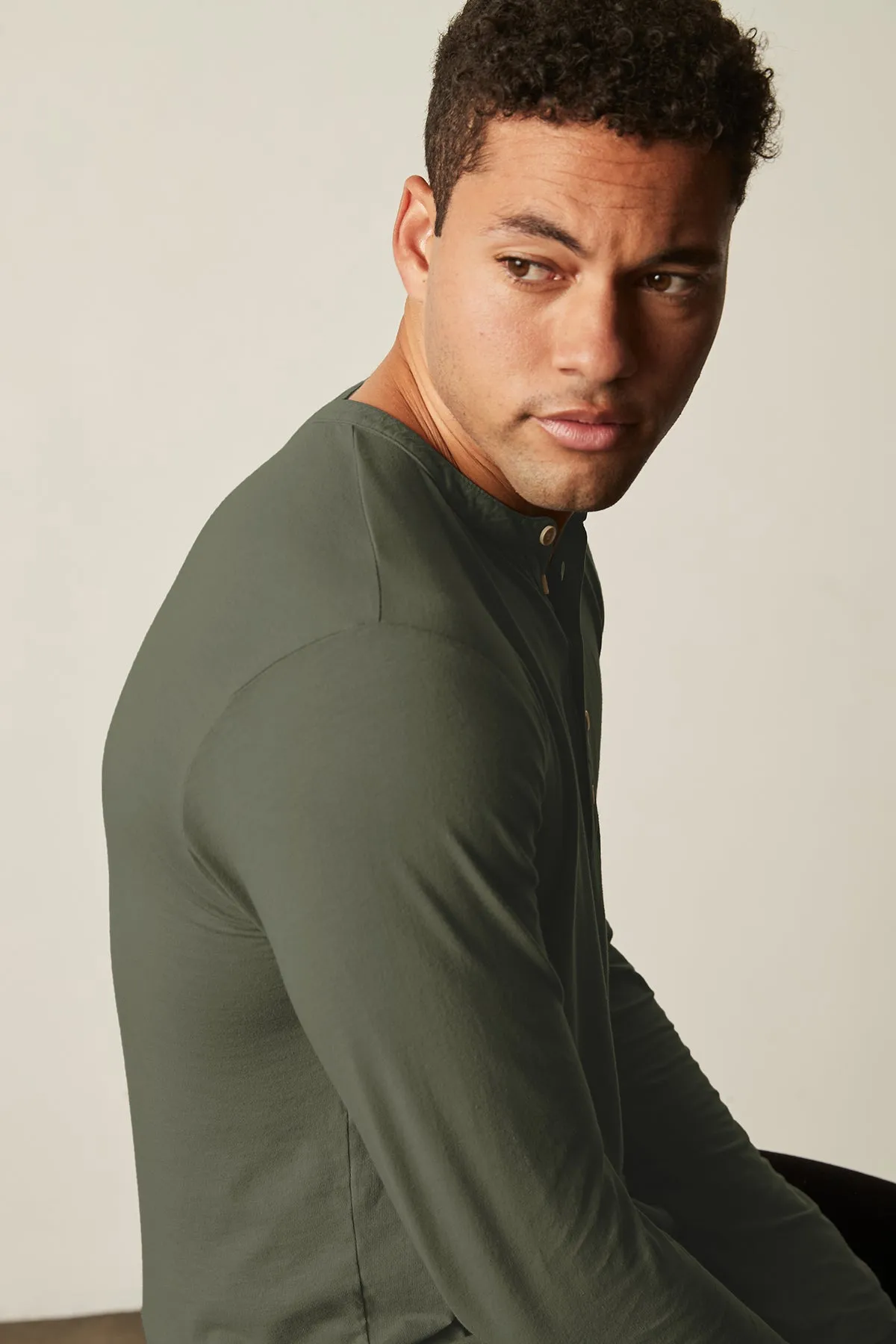 ALVARO HENLEY