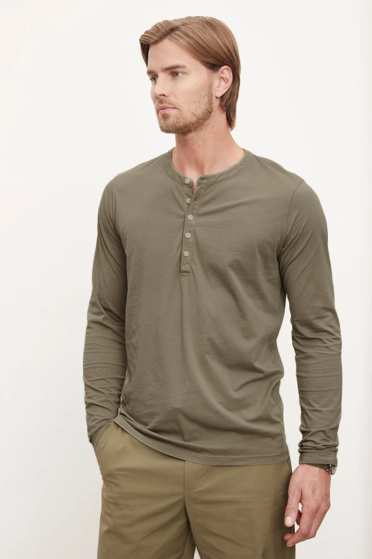 ALVARO HENLEY