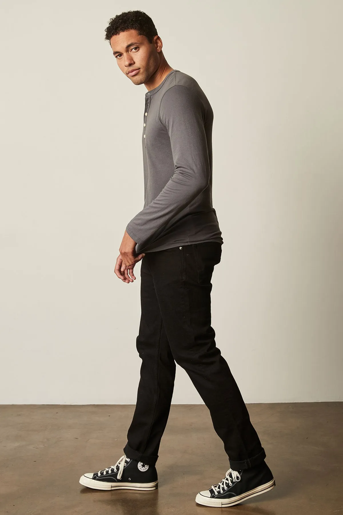ALVARO HENLEY