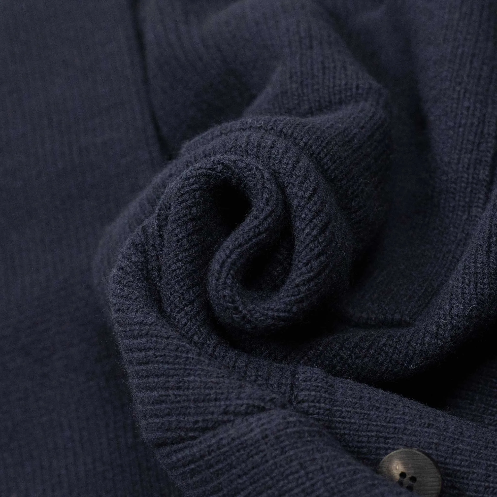 Big pocket cardigan in navy heavyweight wool