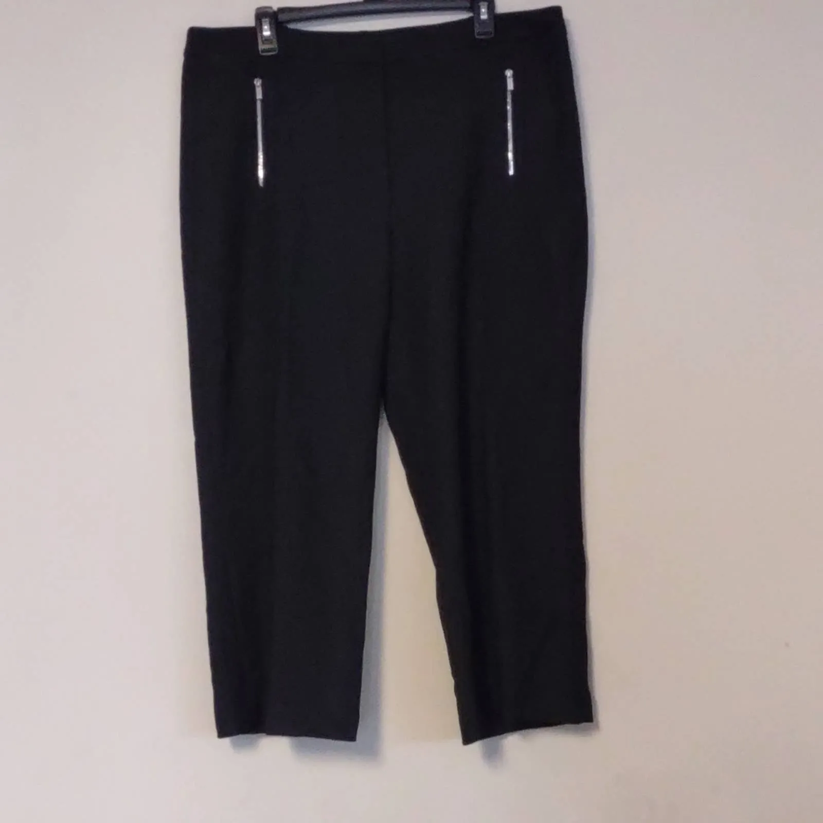 Calvin Klein Zipper Pocket Cropped Twill Pants Black