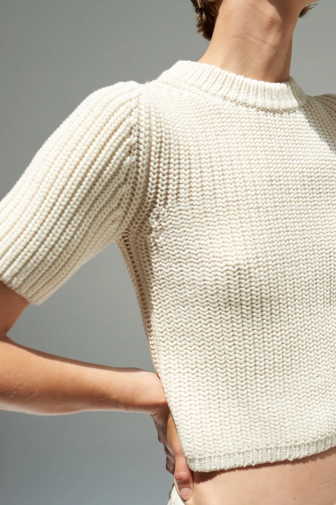 CROPPED MOCK TEE