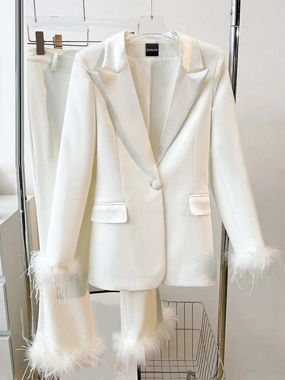 FERRA Blazer & Pants w Feathers Set