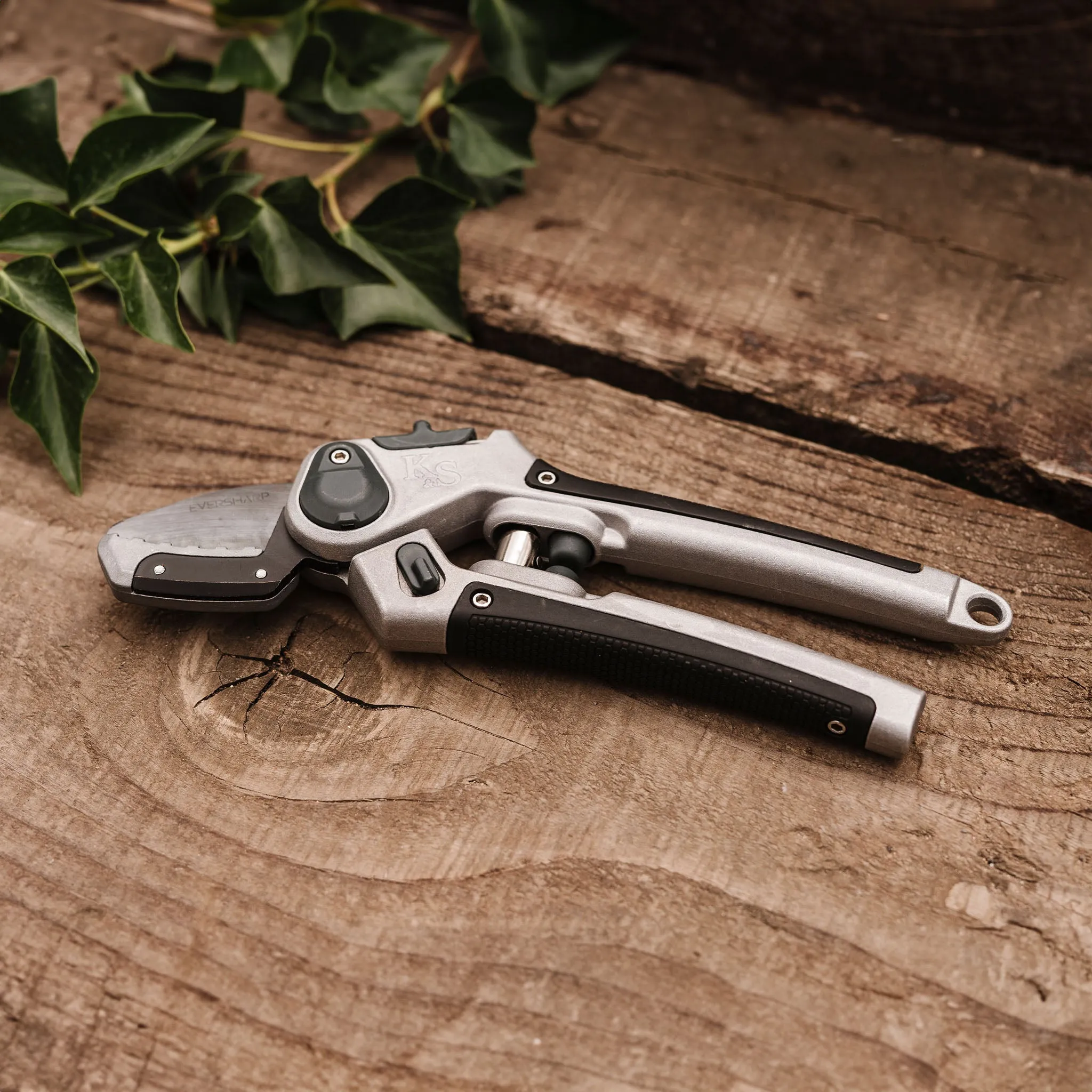 Kent & Stowe Eversharp Hard Wood Secateurs