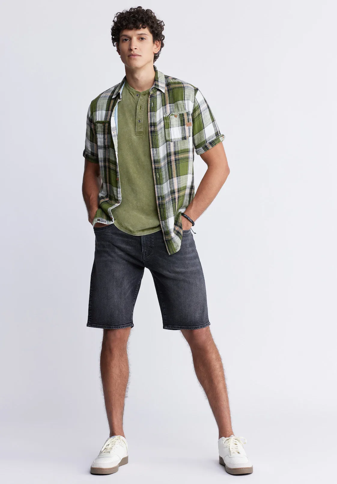 Kitte Men's Henley T-shirt in Spagnum Green - BM24245