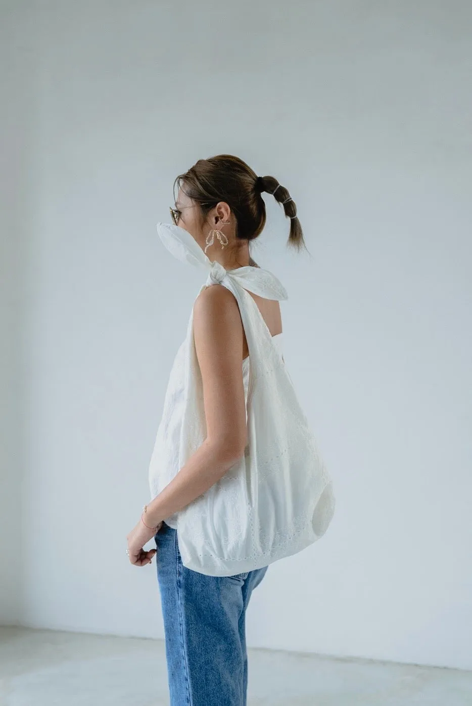 WHITE DAISY SILKY VEST ⭐️ *LAST ONE*